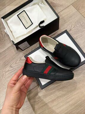 NIB Authentic Gucci Kids Black Leather Slip-On Sneakers